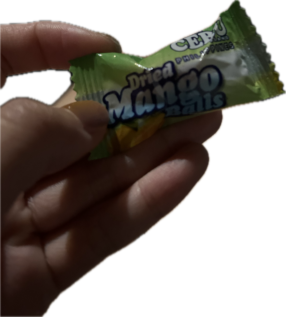 フィリピンのお菓子　Dried Mango Balls