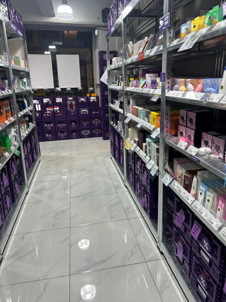 OFF BEAUTY　店内